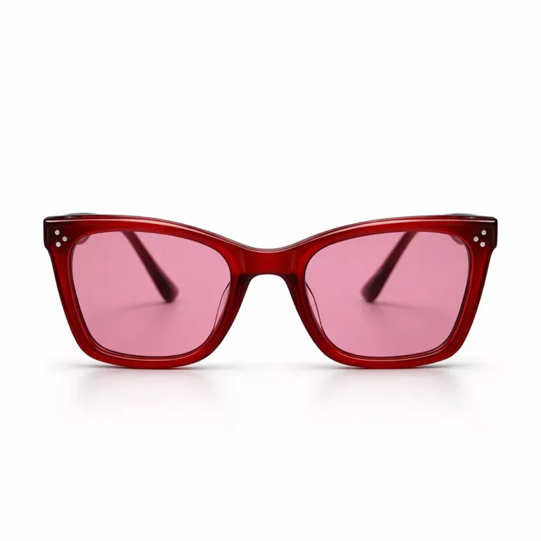 عینک آفتابی قرمز زنانه مناسب استایل‌های فشن و صورت‌های متناسب