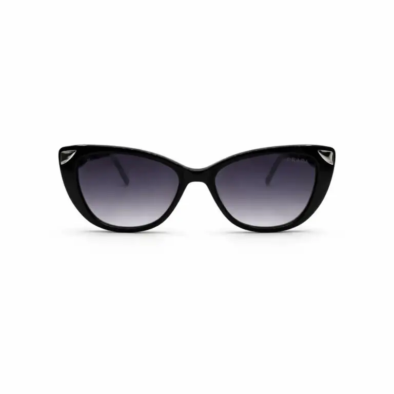 عینک آفتابی زنانه PRADA با فریم مشکی و طراحی چشم‌گربه‌ای