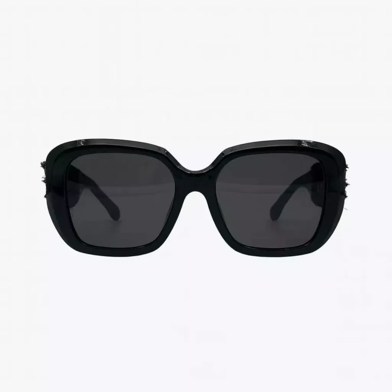 عینک آفتابی chanel با لنز دودی و طراحی لوکس مناسب استایل روزمره و رسمی