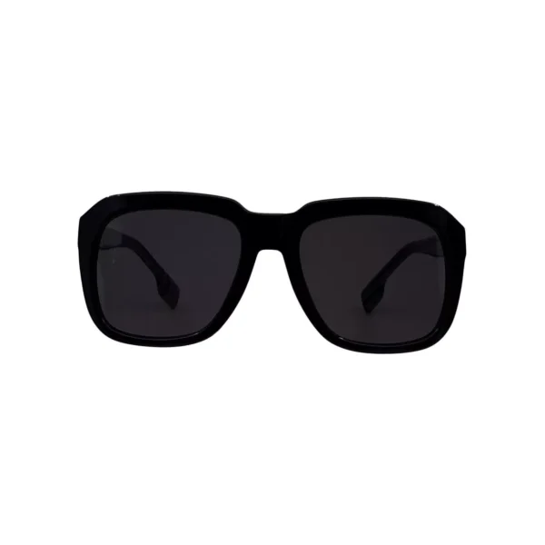 عینک آفتابی Burberry با دسته‌های طرحدار و طراحی ظریف