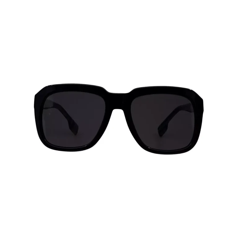 عینک آفتابی Burberry با دسته‌های طرحدار و طراحی ظریف