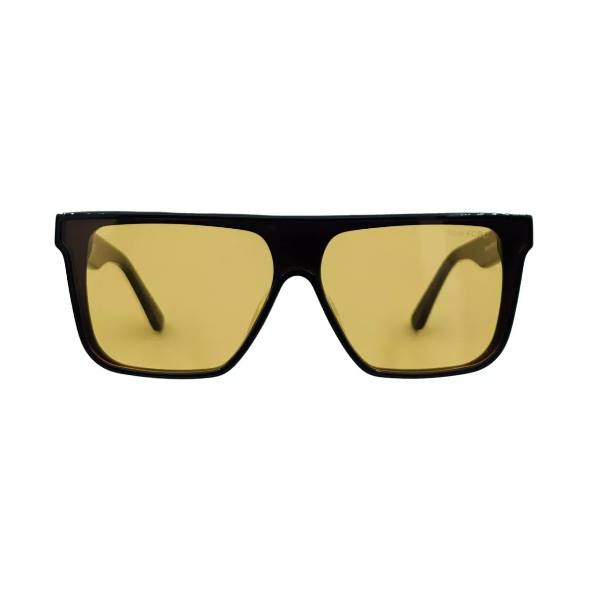 نمای روبه‌رو عینک آفتابی Tom Ford مشکی شیک